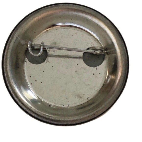 2 Hard Rock Cafe Button Pin Save The Planet Love All Serve All No Drugs Weapons - Picture 5 of 6